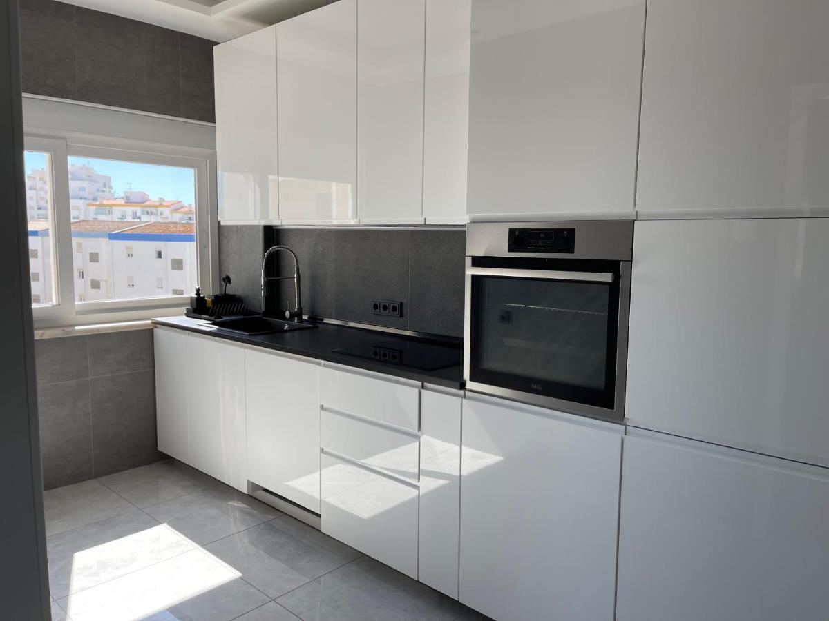 Apartment With A City And Ocean View ラゴス エクステリア 写真